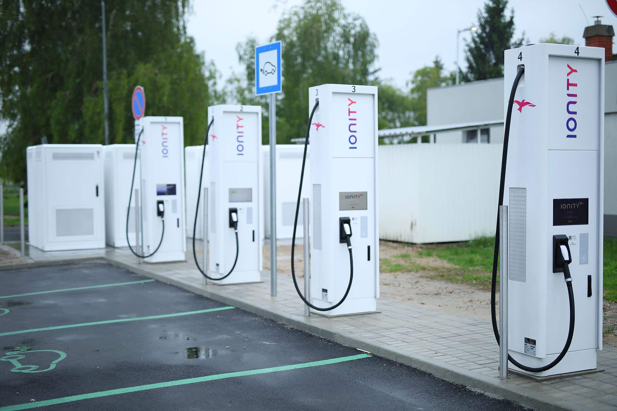 elektromos autó,22 kw,mobiliti,töltő,jobb,csatlakozóval,kattintva,térképet,térképen,2025,kattintson,